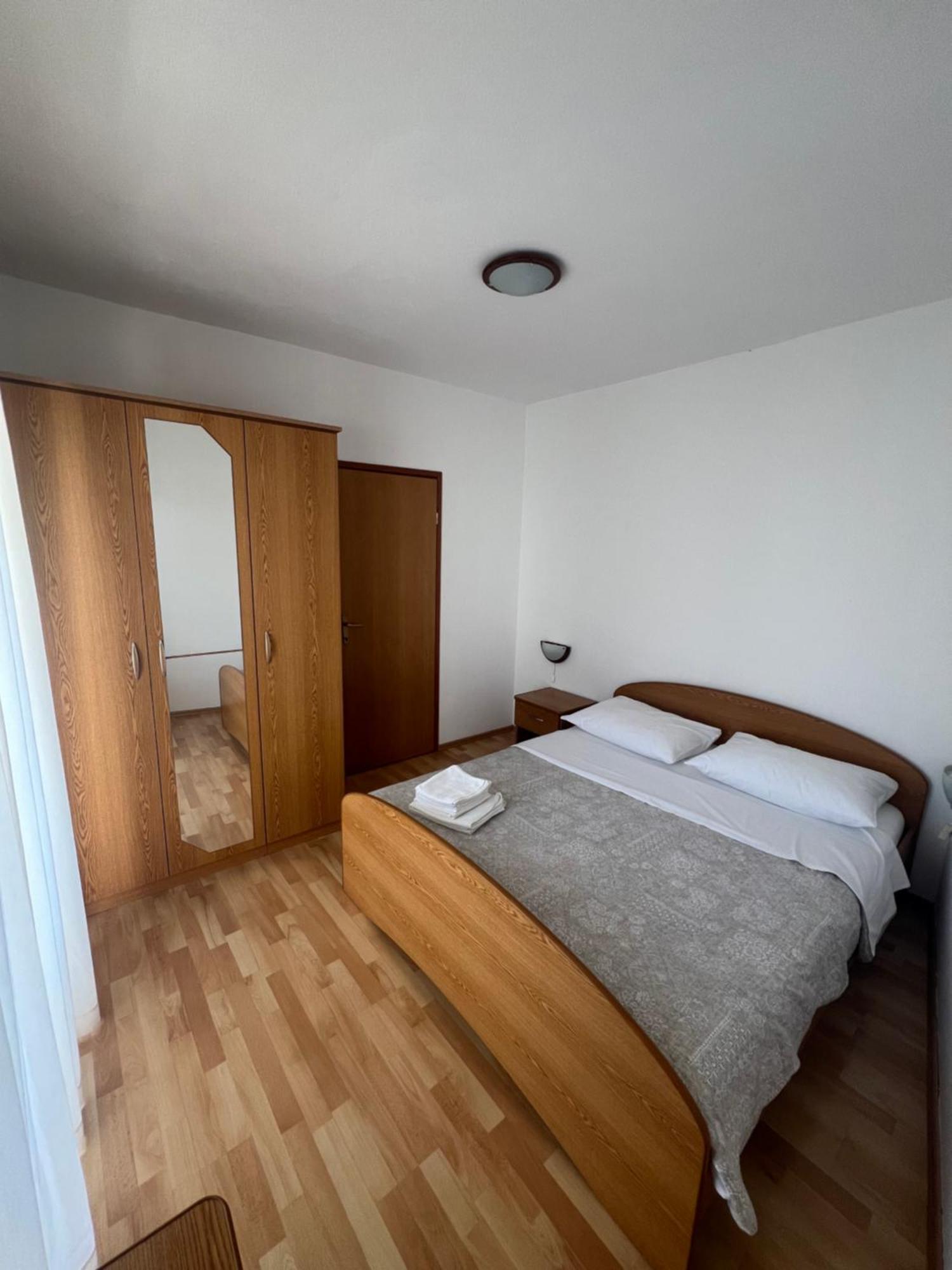 Sunce Mobile Homes & Apartments Grebastica Exterior photo