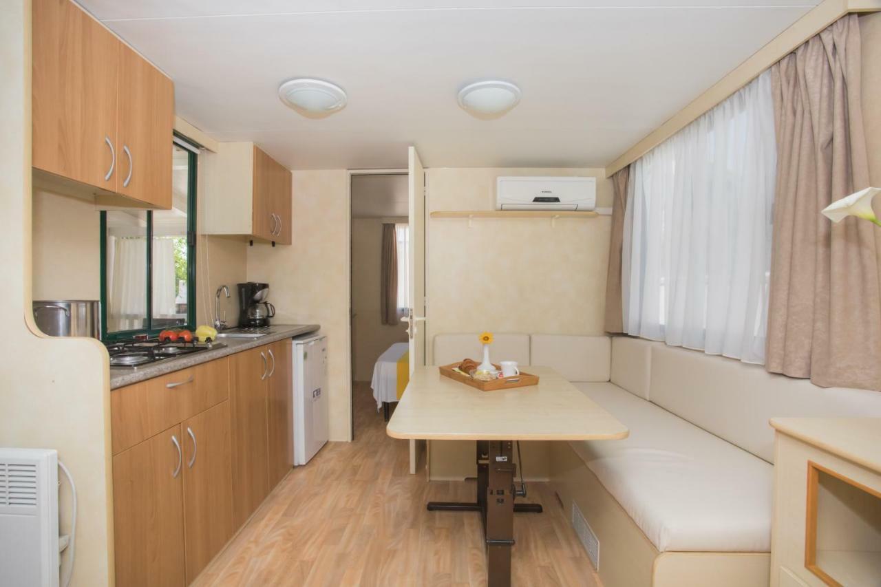 Sunce Mobile Homes & Apartments Grebastica Exterior photo