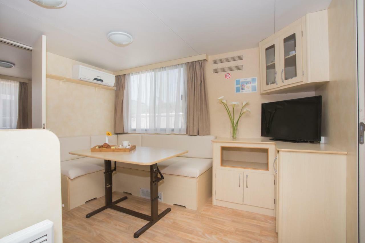 Sunce Mobile Homes & Apartments Grebastica Exterior photo