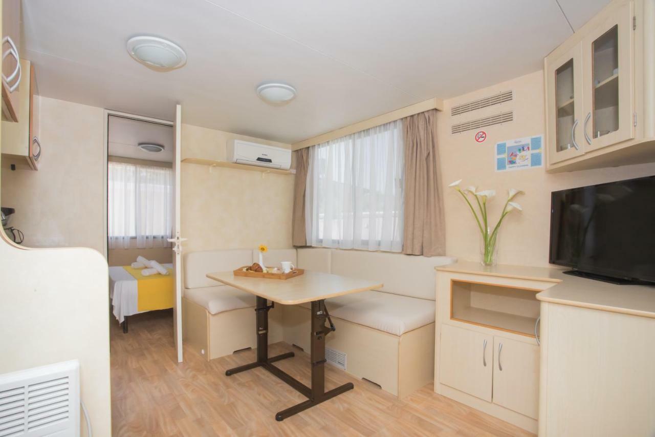 Sunce Mobile Homes & Apartments Grebastica Exterior photo