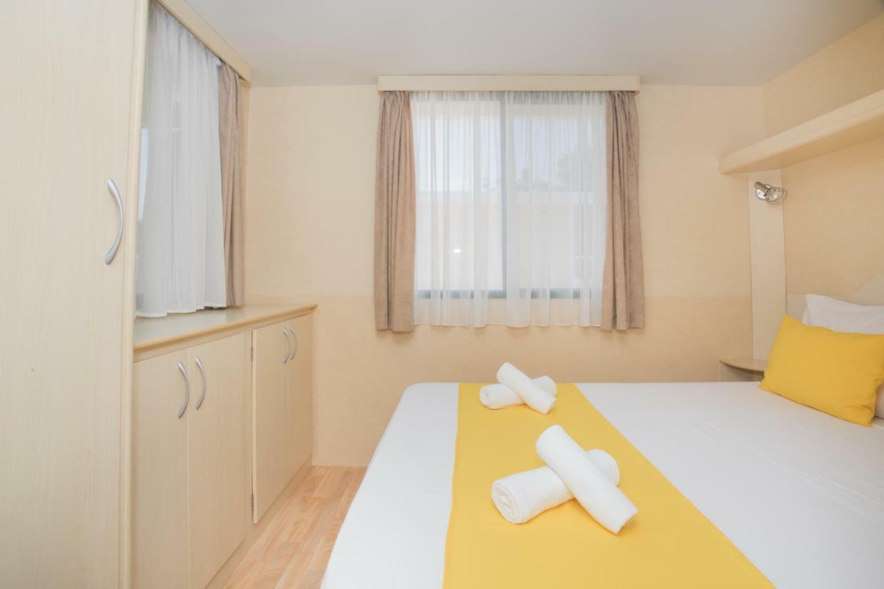Sunce Mobile Homes & Apartments Grebastica Exterior photo